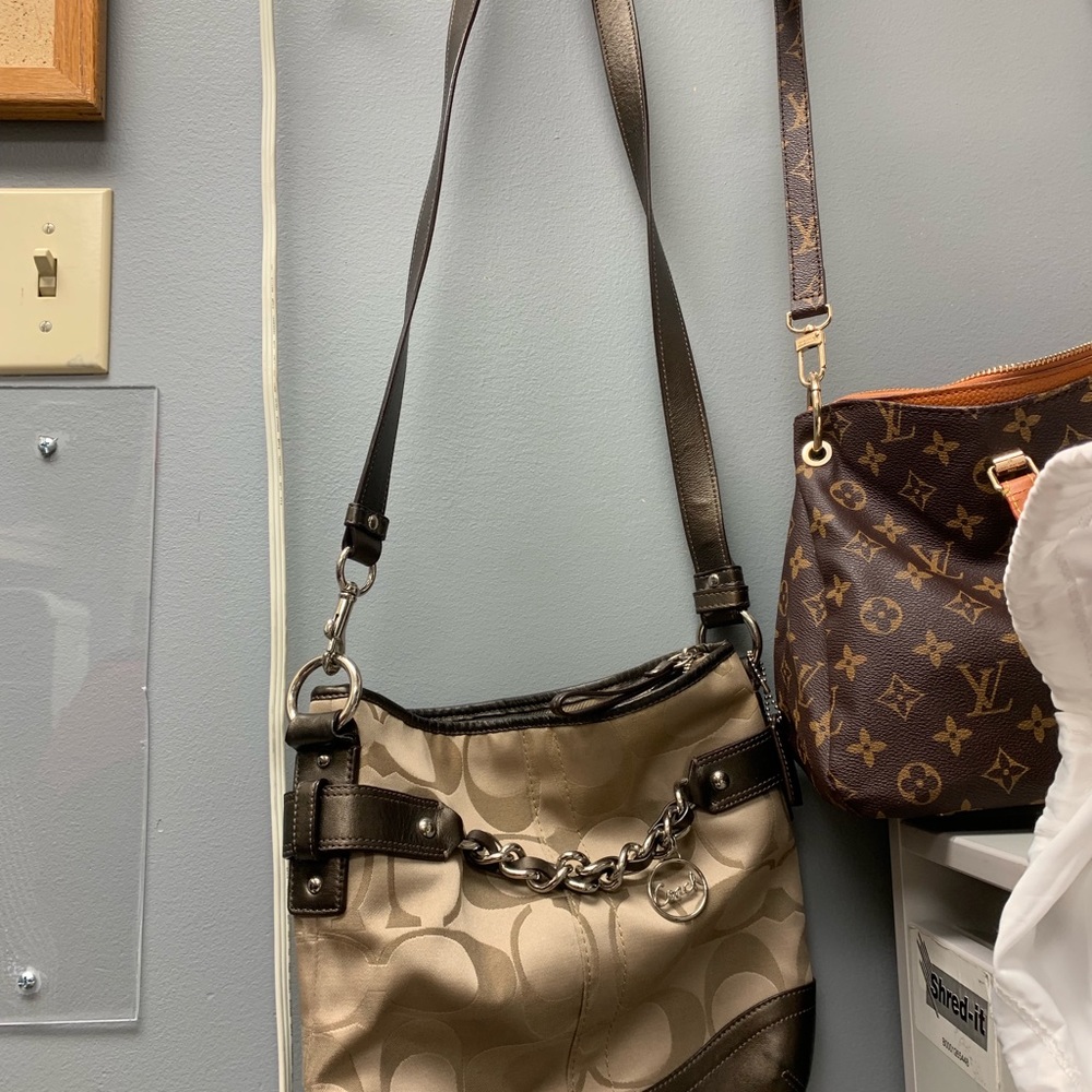 Coach purse - Picture 2 of 5